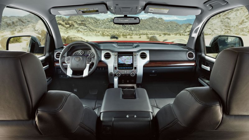 Toyota Tundra 2017 салон