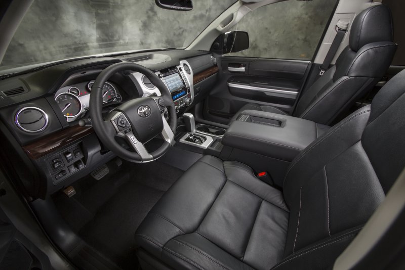 Toyota Tundra 2014 салон
