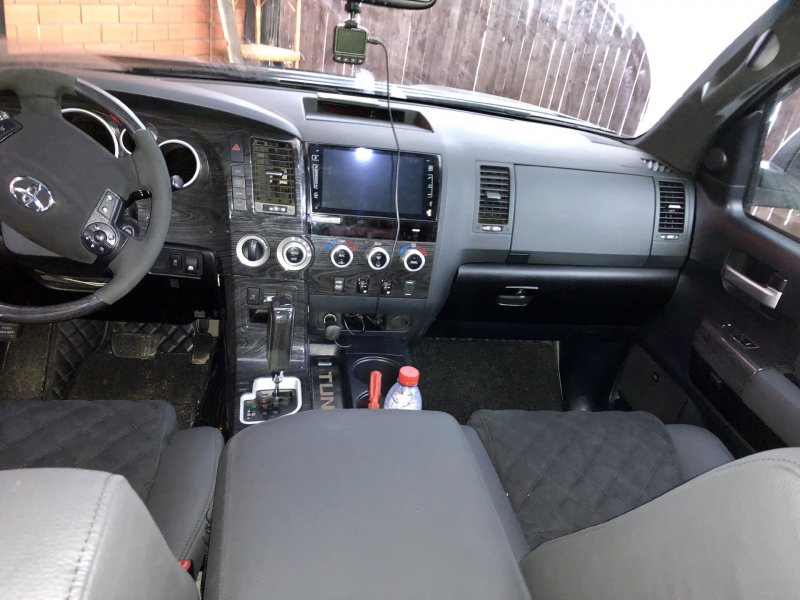 Toyota Tundra 2010 Interior