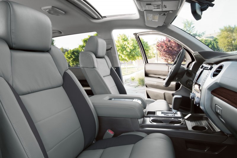Toyota Tundra 2018 салон