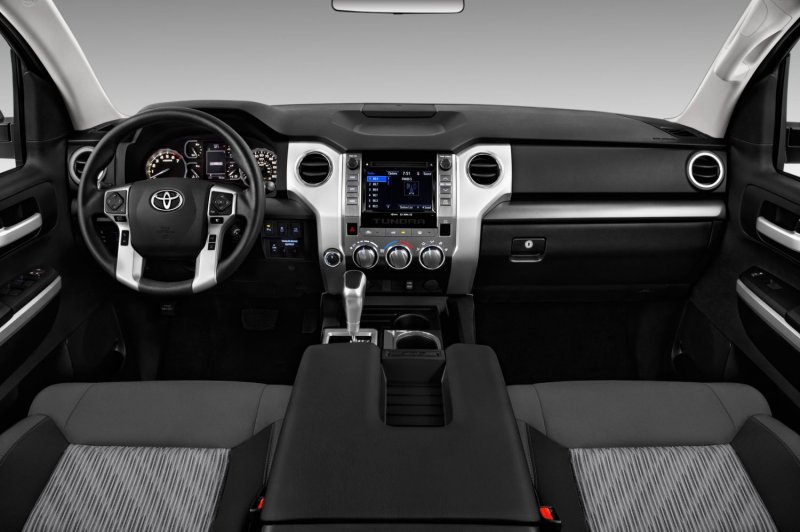 Toyota Tundra 2019 салон
