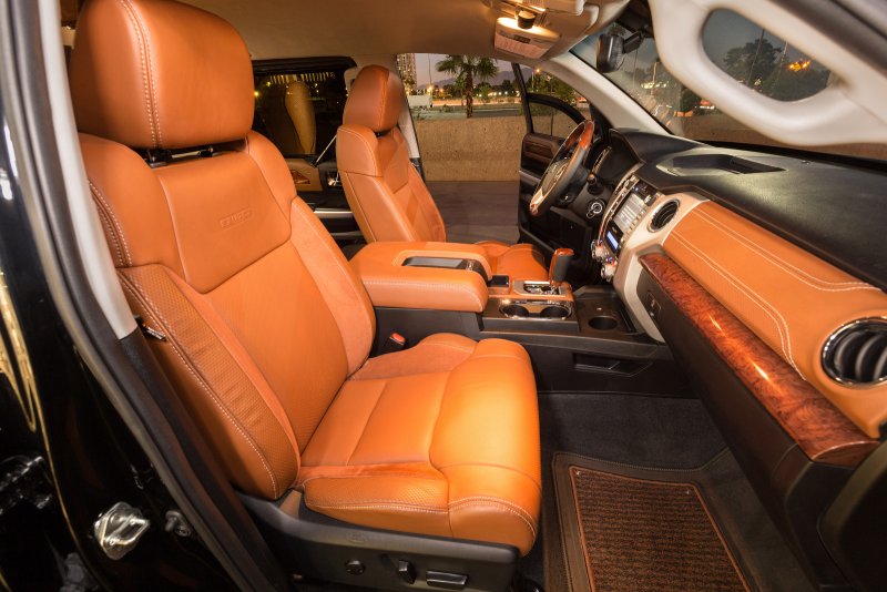 Toyota Tundra 2015 салон