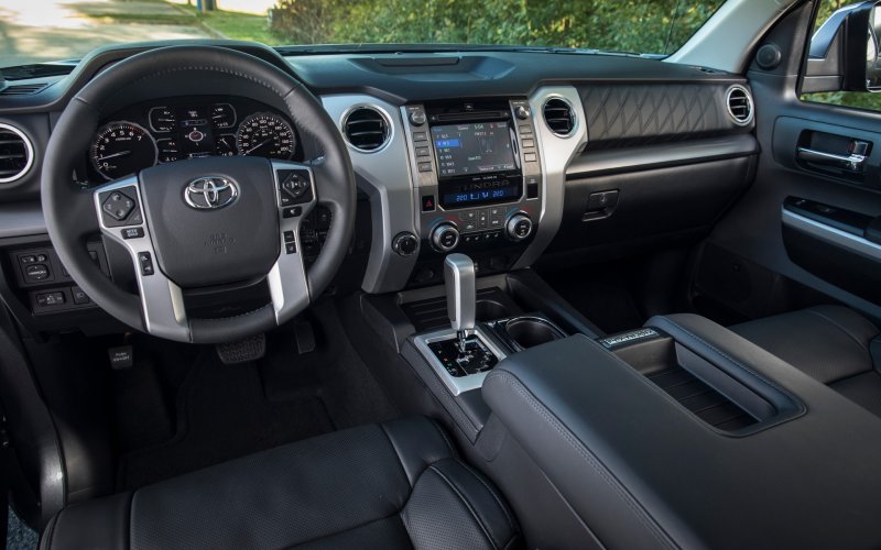 Toyota Tundra 2018 салон