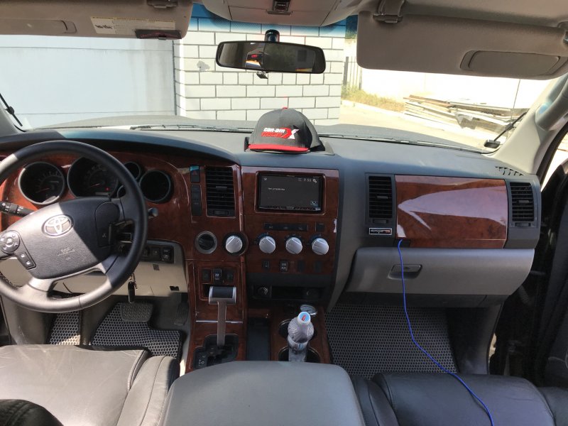 Toyota Tundra 2010 салон