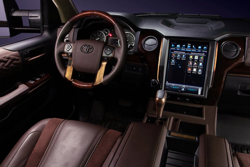 Toyota Tundra 2017 салон