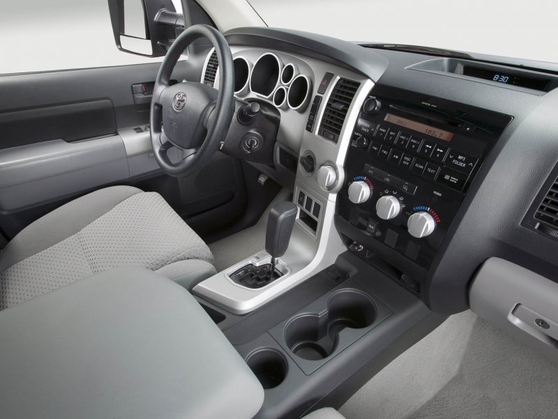 Toyota Tundra 2010 салон