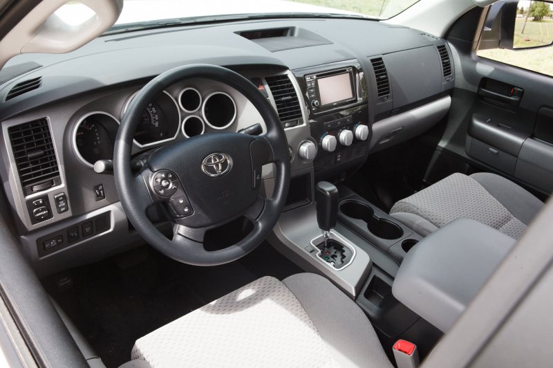 Toyota Tundra 2014 салон