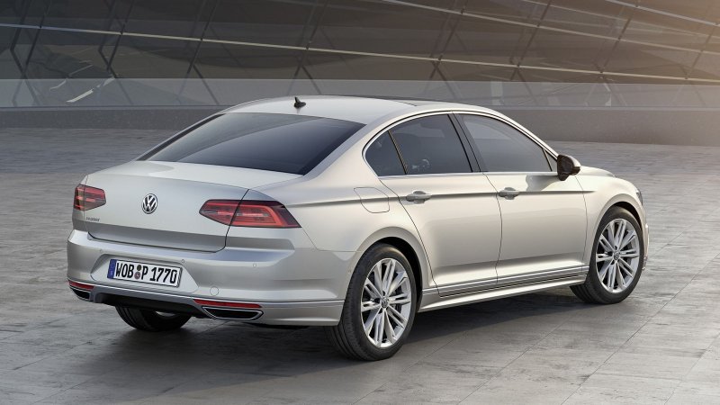 Volkswagen Passat, 2015 год