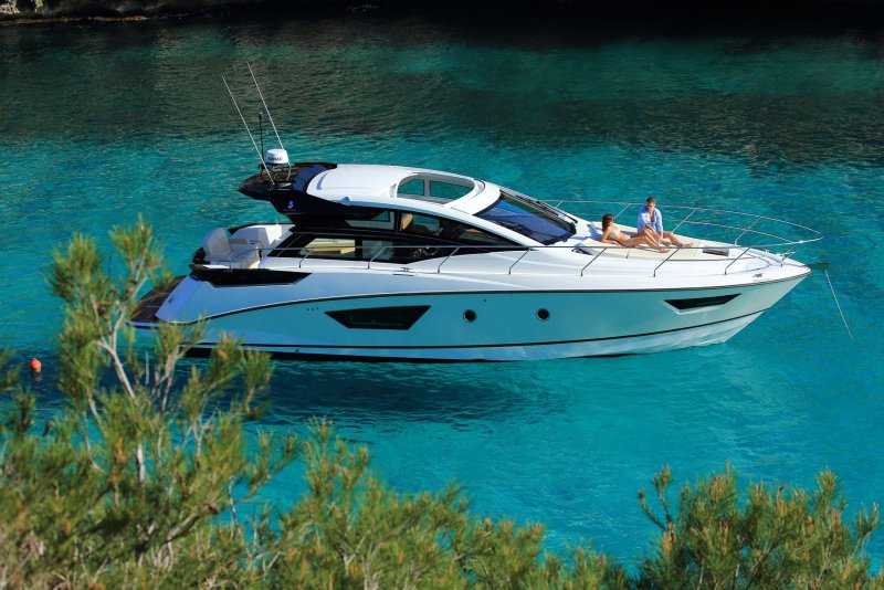 Яхта Beneteau gt 50
