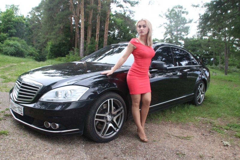 Мерседес w203 и девушка