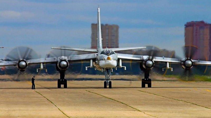 Аэродром самолеты Туполева ту 95