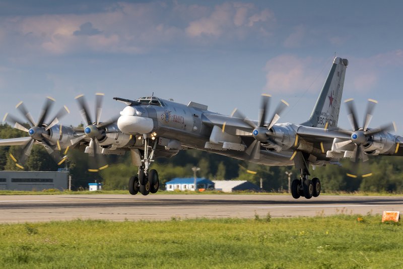 Самолет ту 95 МС