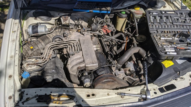 Audi 100 c4 подкапотка