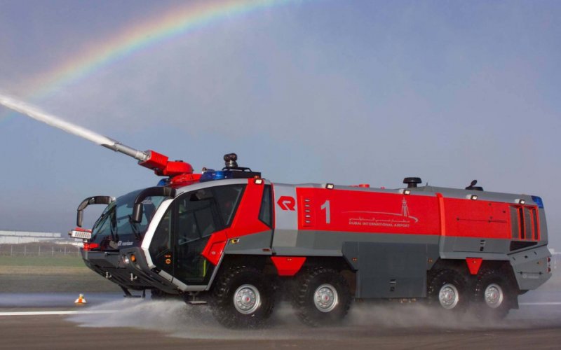 Пожарная машина аэропорта Rosenbauer Panther