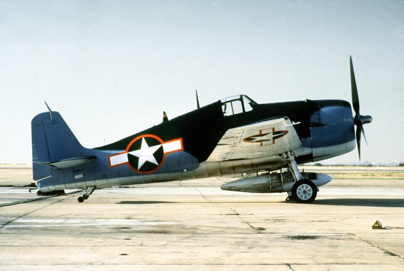 Самолет Grumman f6f Hellcat