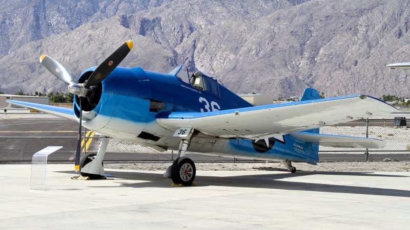 Самолет f6 aircraft