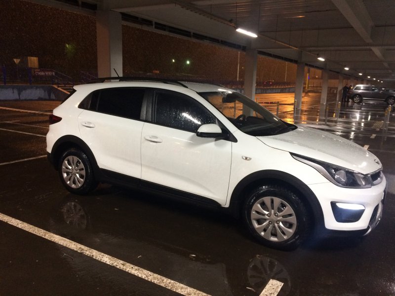 Kia Rio x-line 2018 белый