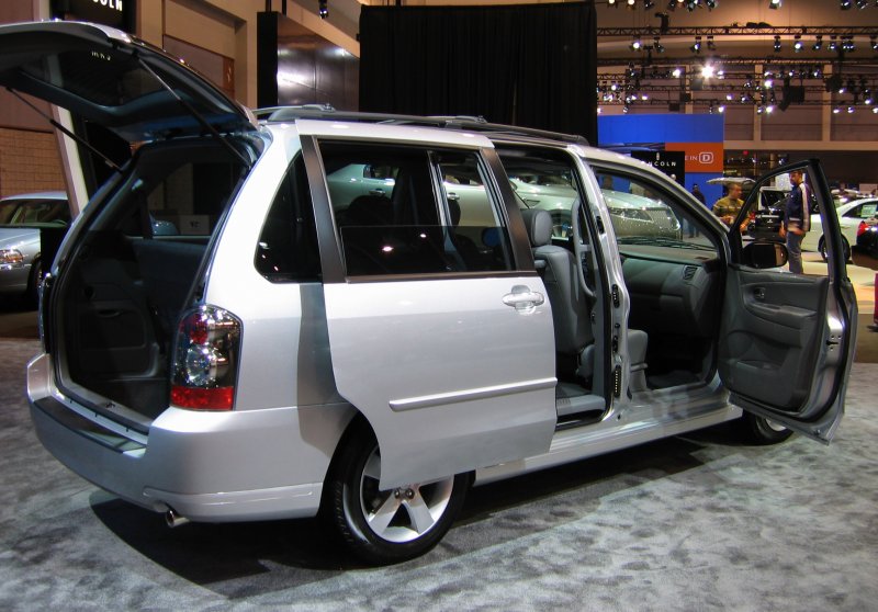 Mazda MPV 11