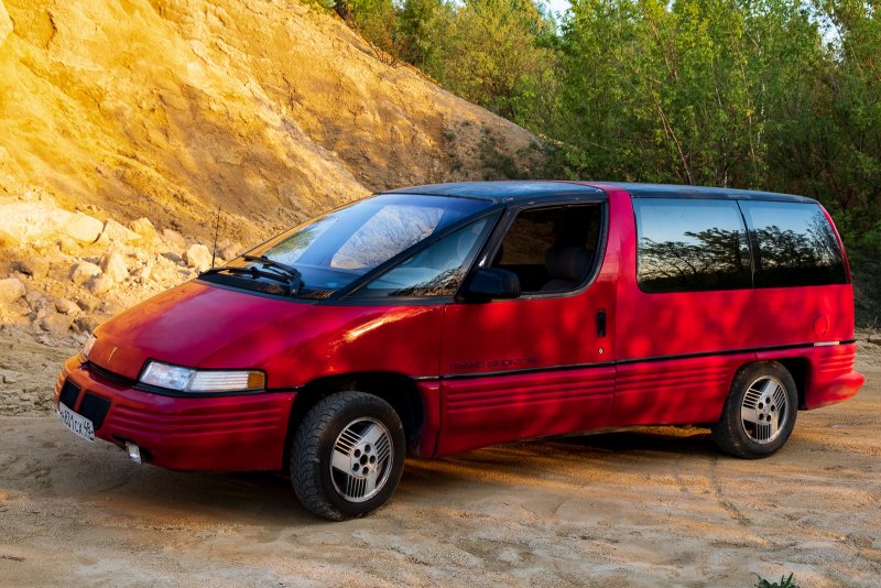 Pontiac Trans Sport 1989