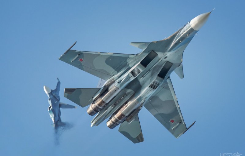 Самолет-истребитель Су-30
