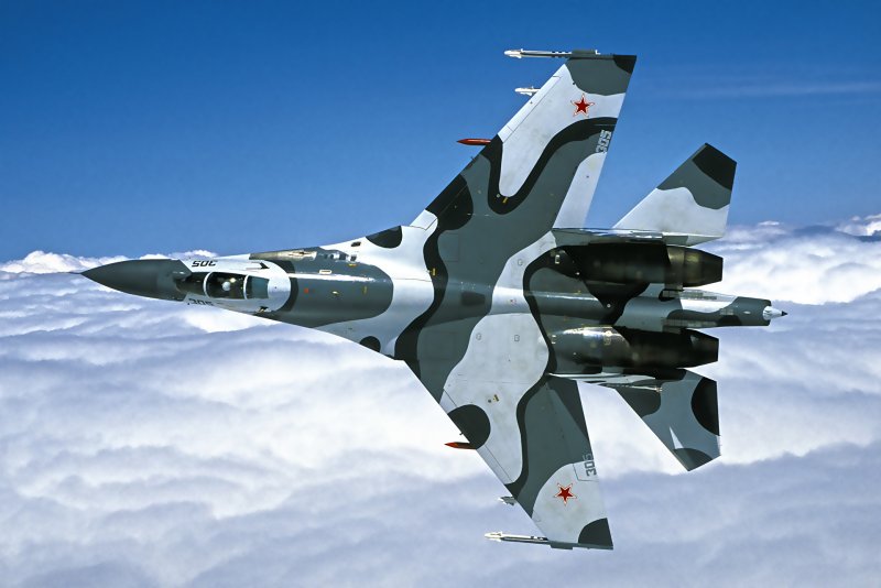 Истребитель Су-27