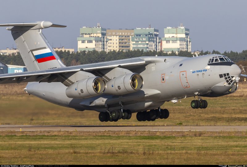 Заправка f18 с ил76