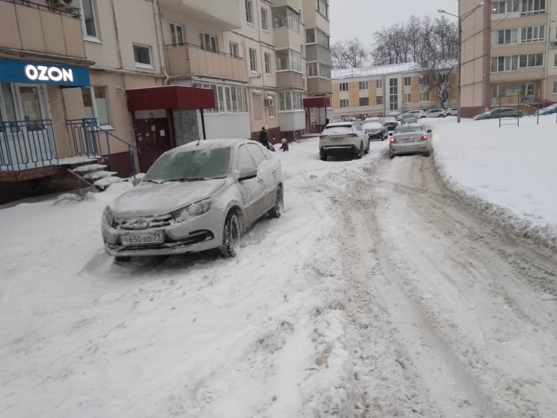 Парковка во дворе