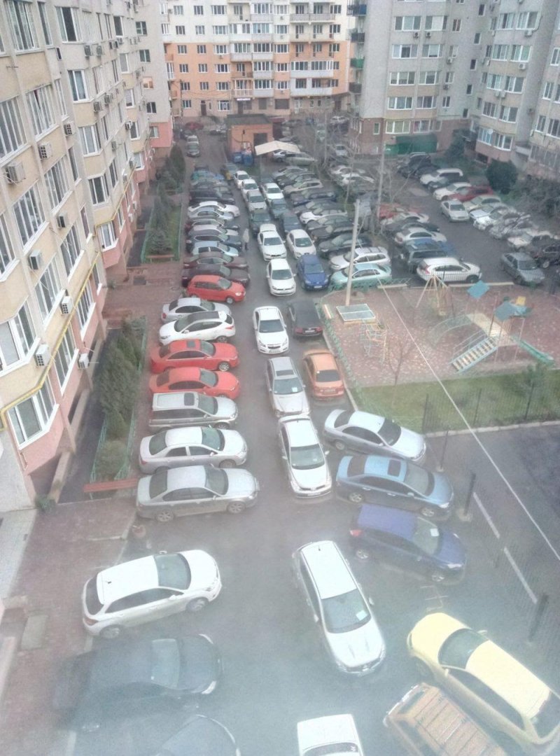 Припаркованные машины