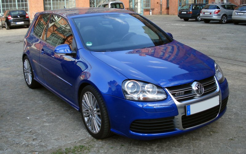 Volkswagen Golf 5 синий