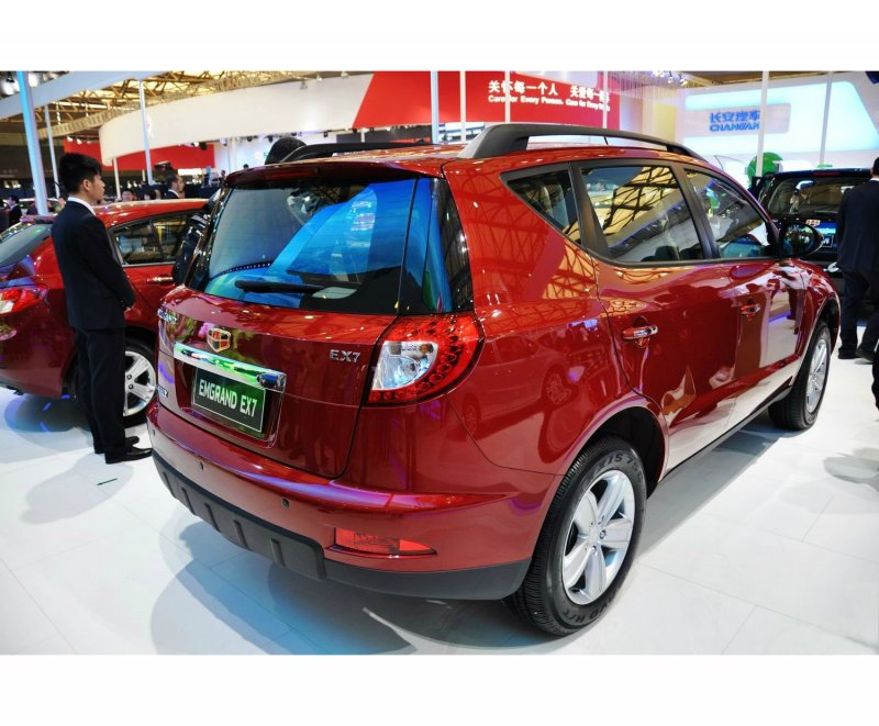 Geely MK Cross 2021