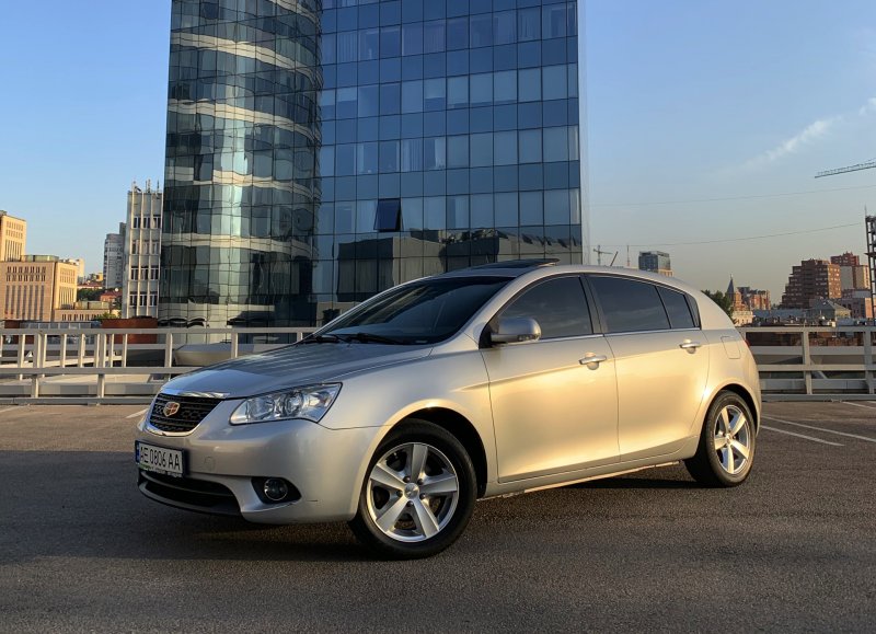 Geely Emgrand ec7 хэтчбек