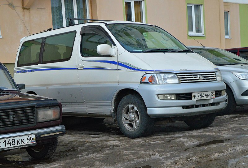Тойота Hiace Regius