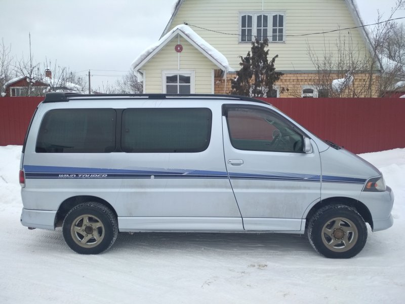 Toyota Hiace Regius