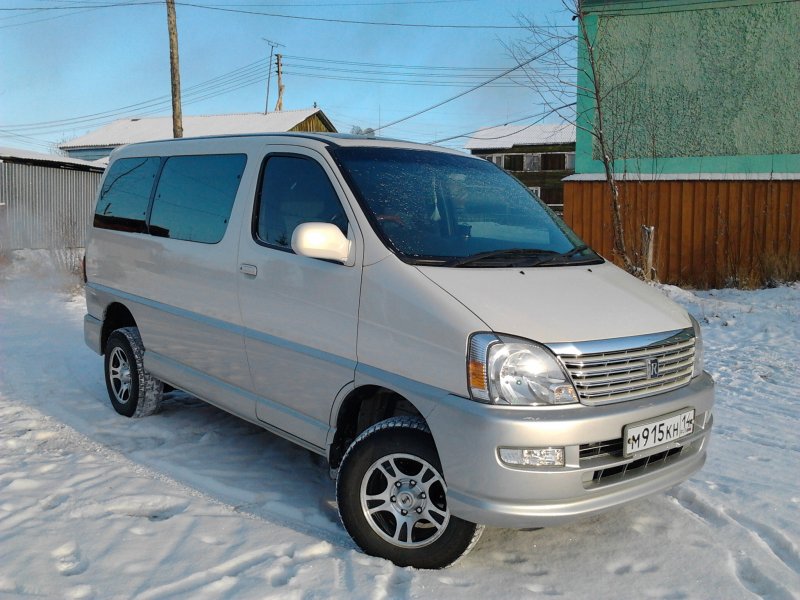 Toyota Hiace Regius 4wd