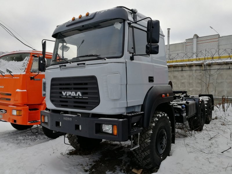 Седельный тягач Урал 44202-3511-82е5