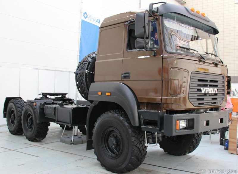 Тягач Урал 44202-3511-82