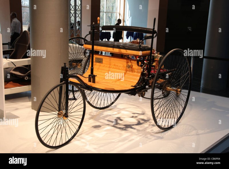 Первый автомобиль в мире Карл Бенц 1886г