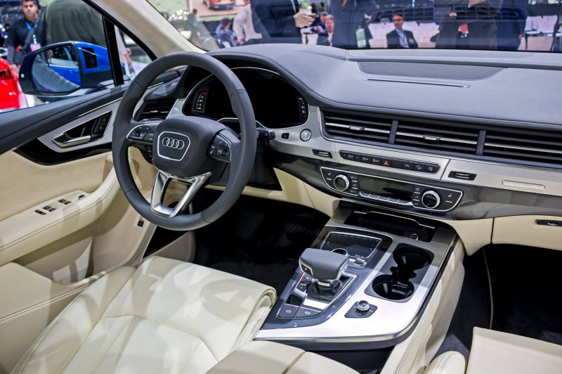 Audi q7 2018 салон