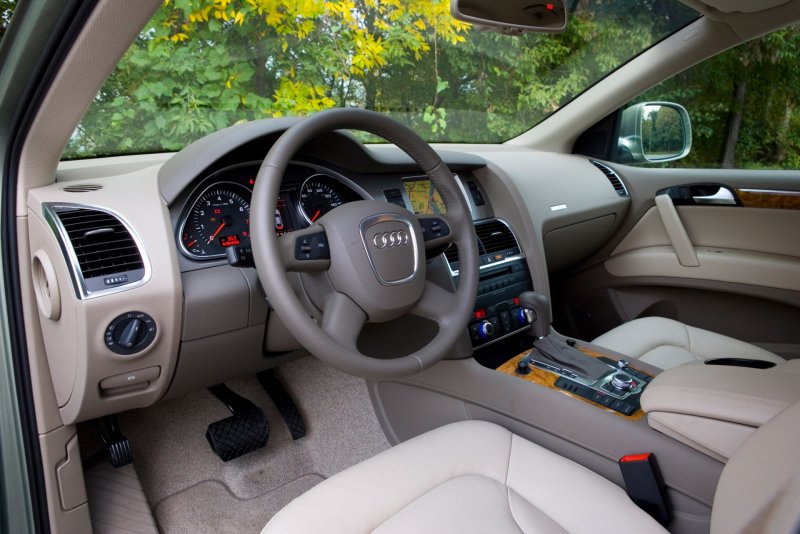 Q7 2008 салон
