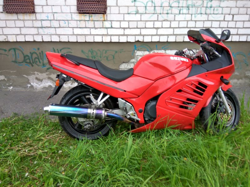 Suzuki rf400rv