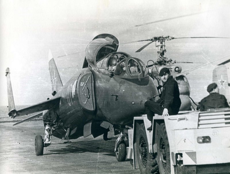 Самолет як-38м