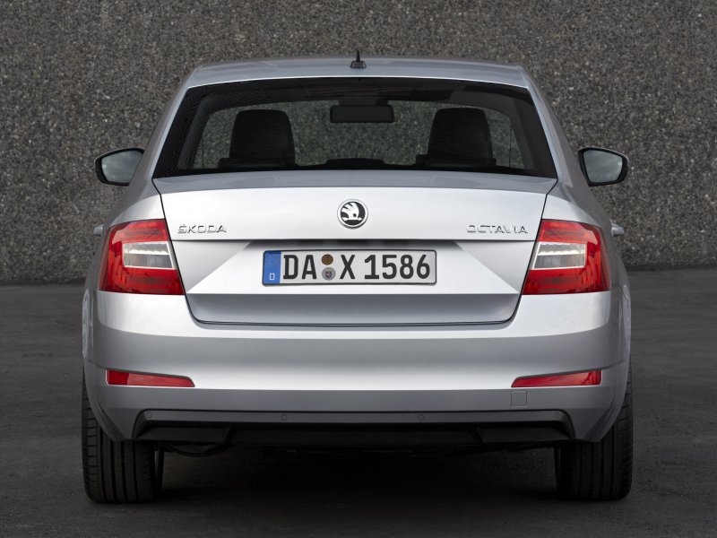 Škoda Octavia a8 сзади
