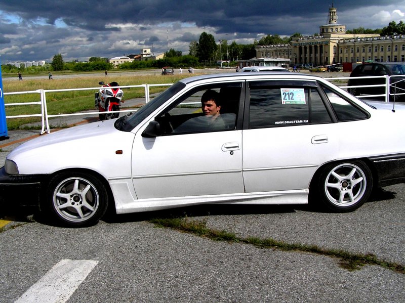 Daewoo Nexia cielo