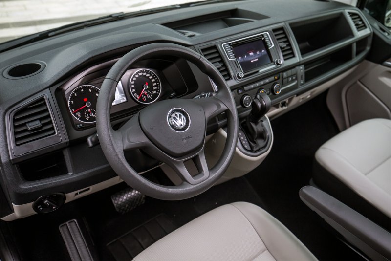 Volkswagen Caravelle t6 торпеда
