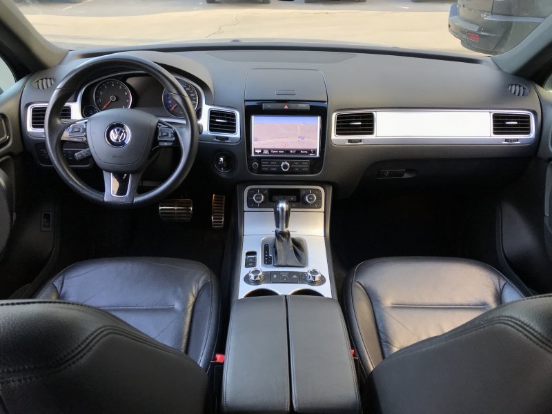 Volkswagen Touareg 2008 Торпедо 2012