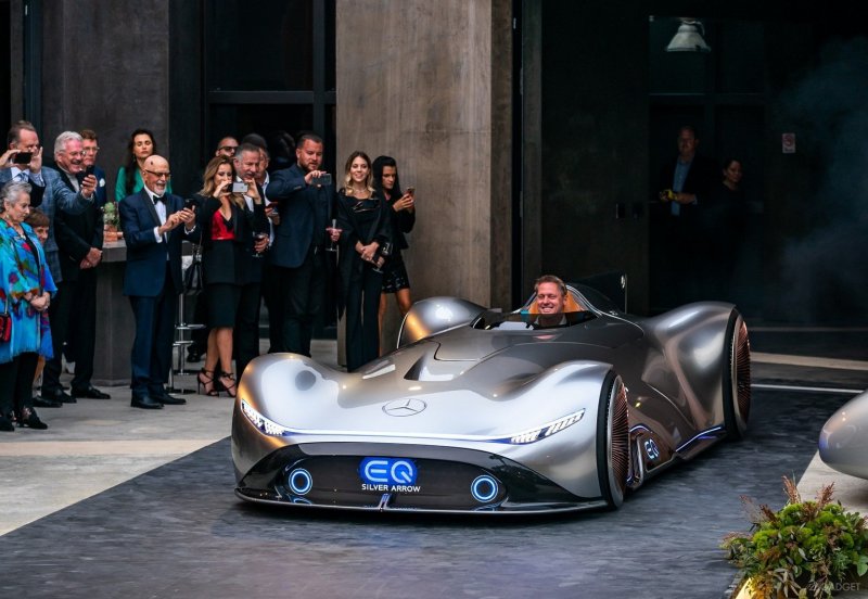 Mercedes-Benz Vision EQ Silver arrow