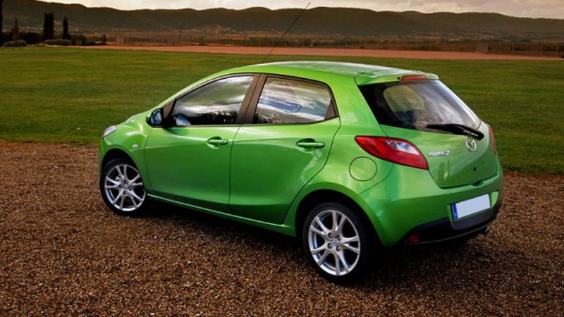 Mazda 2 Green