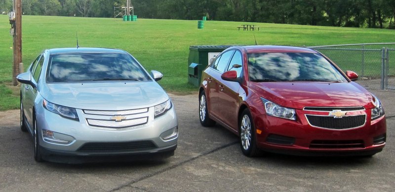 Chevrolet Cruze 2012 седан черный