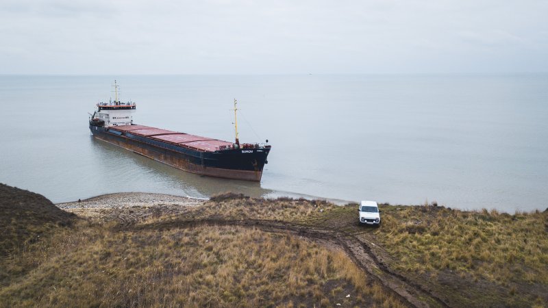 Теплоход Surov