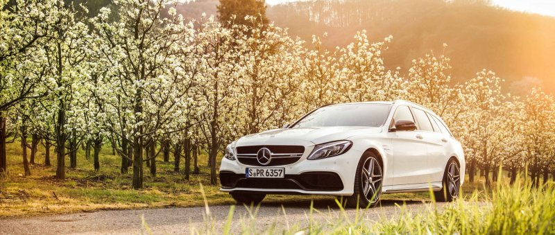 Мерседес осень AMG 63